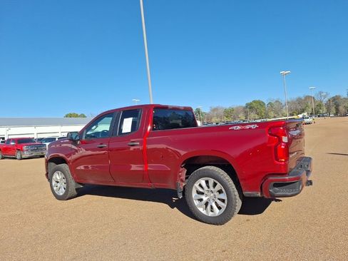 Used 2022 Chevrolet Silverado 1500 Custom w/ Safety Confidence Package image 6