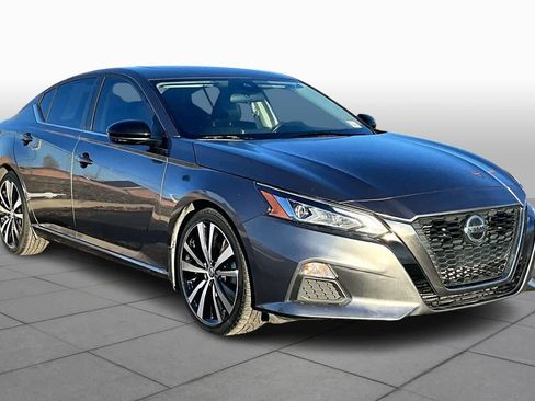 Used 2022 Nissan Altima 2.0 SR image 2