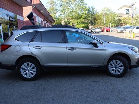 Used 2019 Subaru Outback 2.5i Premium AWD/4WD image 6