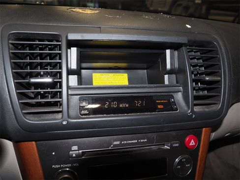 Used 2005 Subaru Outback 2.5i Limited image 13