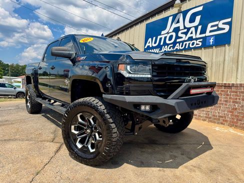 Used 2017 Chevrolet Silverado 1500 LT w/ All Star Edition AWD/4WD image 2