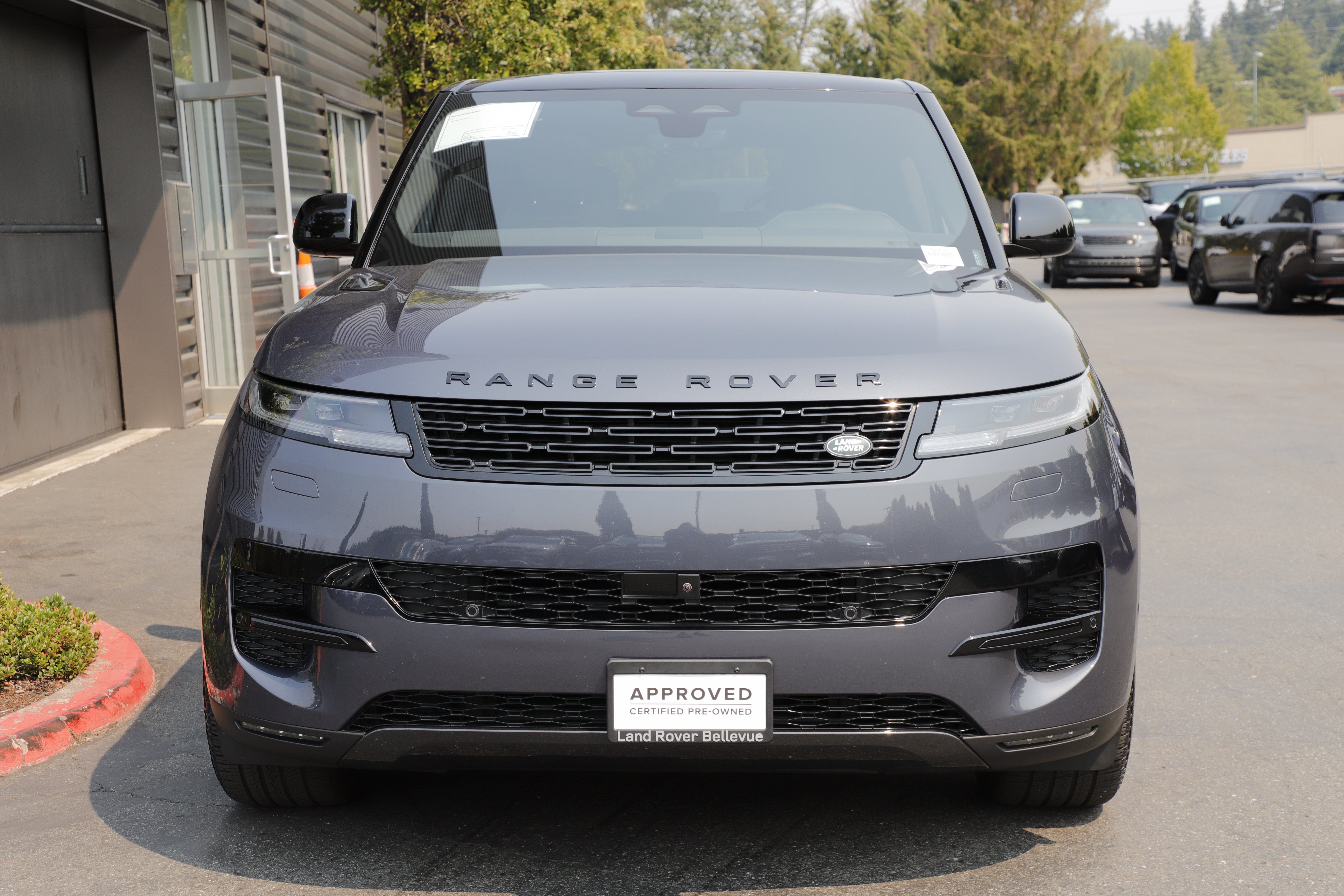 Certified 2026 Land Rover Range Rover Sport SE AWD/4WD image 4