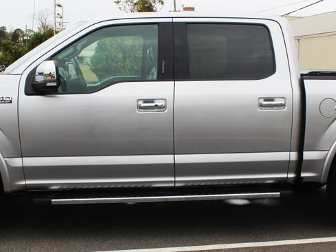 Used 2020 Ford F150 Lariat image 2