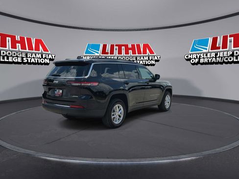 New 2026 Jeep Grand Cherokee L 2WD image 8
