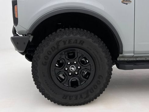 Used 2023 Ford Bronco Wildtrak AWD/4WD image 34