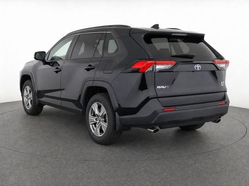 Used 2025 Toyota RAV4 XLE AWD/4WD image 7