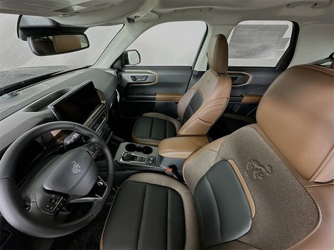 New 2025 Ford Bronco Sport Outer Banks w/ Sasquatch Outer Banks Package image 11