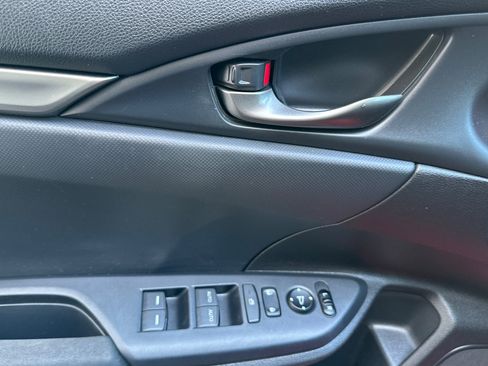 Used 2019 Honda Civic Sport image 11