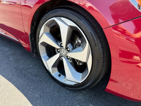 Used 2018 Honda Accord Touring image 15