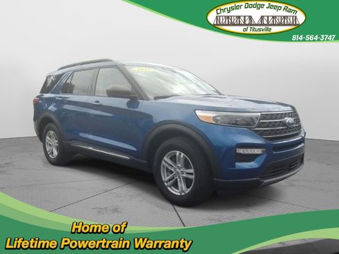 Used 2022 Ford Explorer XLT w/ Equipment Group 202A image 8