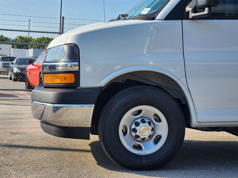 New 2025 Chevrolet Express 3500 w/ Power Convenience Package image 5