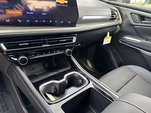 New 2026 Chevrolet Traverse LT w/ Driver Confidence Package AWD/4WD image 60