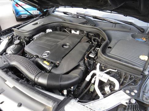 Used 2022 Mercedes-Benz GLC 300 4MATIC Coupe image 7