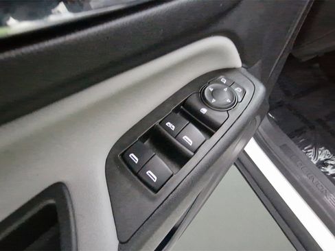 Certified 2021 Chevrolet Equinox LS image 13