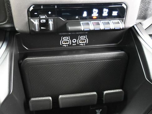 New 2026 RAM 1500 4x4 Crew Cab image 30