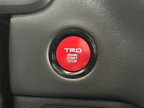 Used 2025 Toyota Tundra Platinum w/ TRD Off-Road Package AWD/4WD image 22