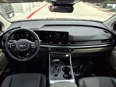 New 2026 Kia Carnival LXS image 3