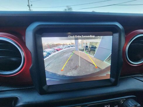 Used 2019 Jeep Wrangler Unlimited Rubicon w/ Dual Top Group image 22