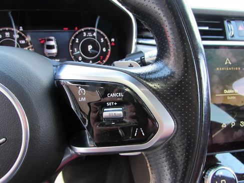 Used 2021 Jaguar XF R-Dynamic SE AWD/4WD image 14