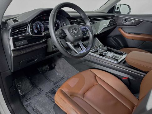 Used 2023 Audi Q8 Premium w/ Convenience Package image 9