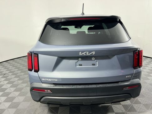 Certified 2023 Kia Sorento LX AWD/4WD image 4