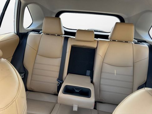 Used 2021 Toyota RAV4 XLE Premium image 12