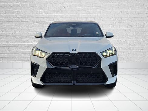 Certified 2025 BMW X2 xDrive28i w/ Premium Package image 2