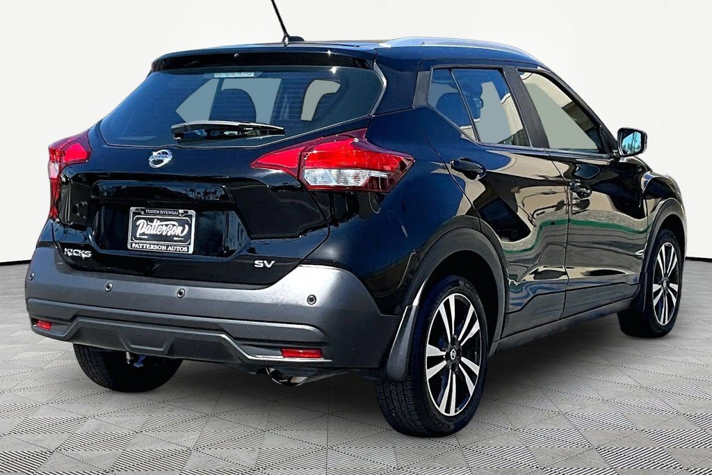 Used 2020 Nissan Kicks SV FWD image 3