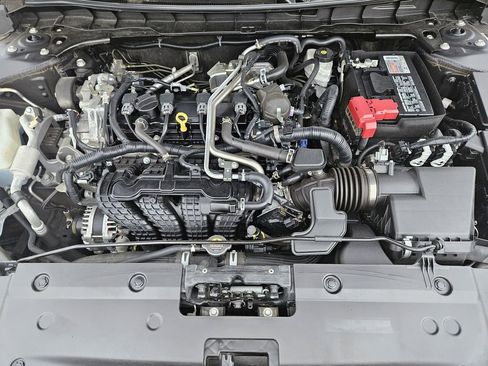 Used 2024 Nissan Altima 2.5 SV FWD image 32