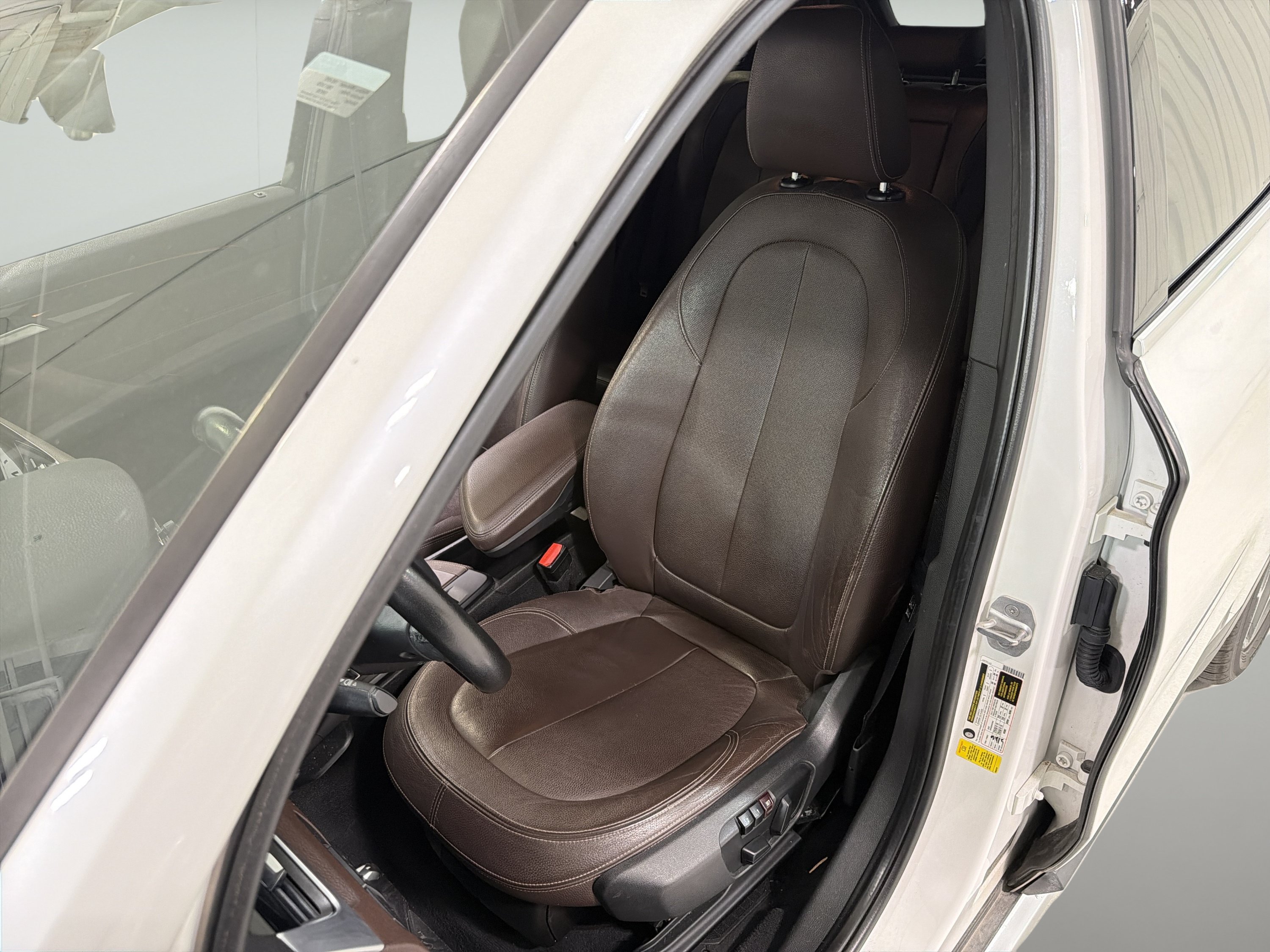 Used 2017 BMW X1 sDrive28i FWD image 9