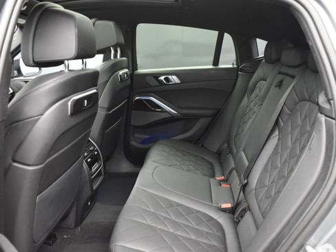Used 2025 BMW X6 xDrive40i AWD/4WD image 12