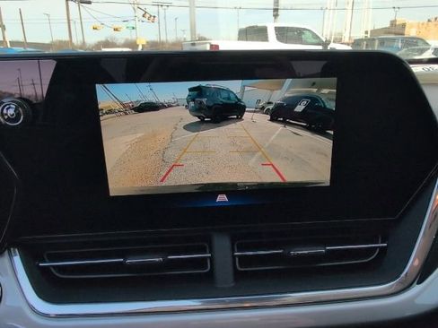 New 2026 Chevrolet Trax LT w/ Sunroof Package FWD image 19