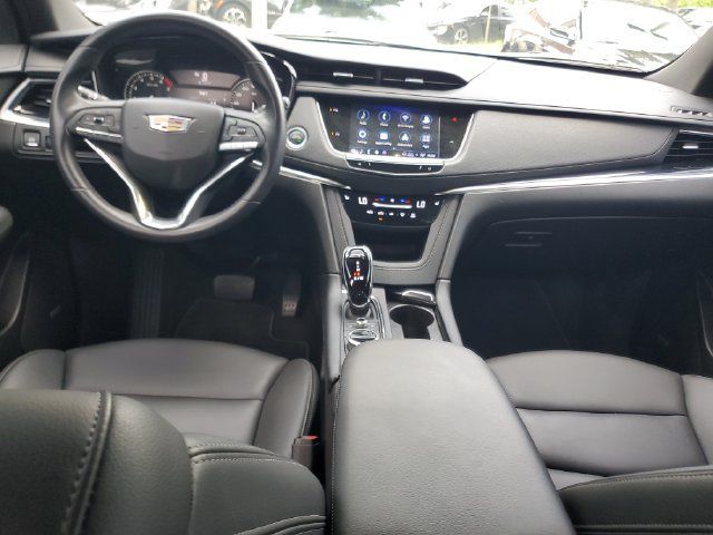 Certified 2024 Cadillac XT6 Luxury FWD image 17