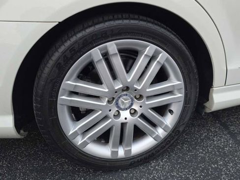 Used 2008 Mercedes-Benz C 300 Sport image 11