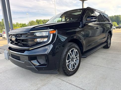 Certified 2025 Ford Expedition Max Active AWD/4WD image 3