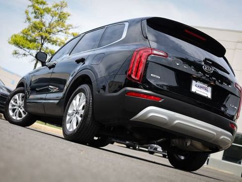 Used 2021 Kia Telluride LX AWD/4WD image 2