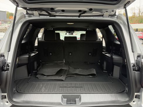 Certified 2025 Toyota 4Runner SR5 image 32