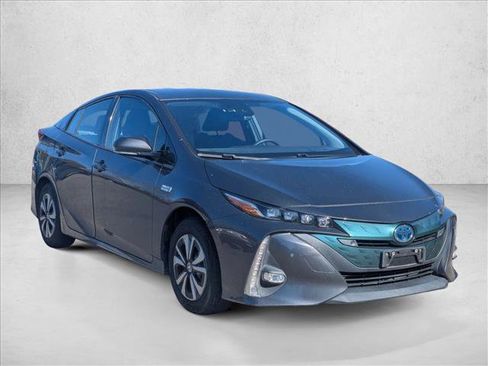 Used 2017 Toyota Prius Prime Advanced image 3