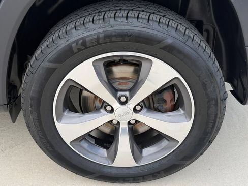 Used 2020 Jeep Cherokee Limited AWD/4WD image 10