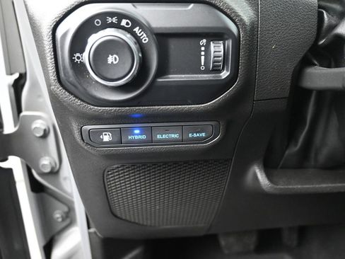 Used 2023 Jeep Wrangler Unlimited Sahara w/ Cold Weather Group image 19