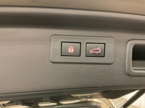 Used 2020 Subaru Forester Limited image 27