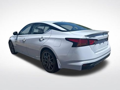 Used 2024 Nissan Altima 2.0 SR FWD image 5