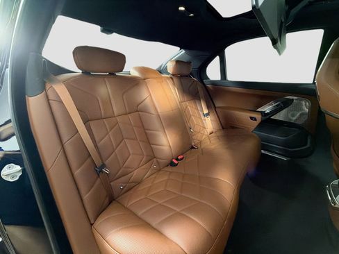 New 2026 BMW 750e xDrive w/ Executive Package image 27