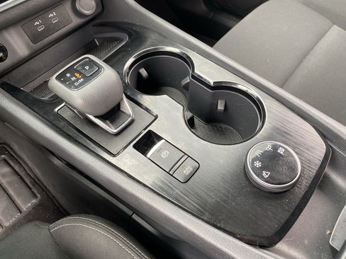 Used 2025 Nissan Rogue S AWD/4WD image 25