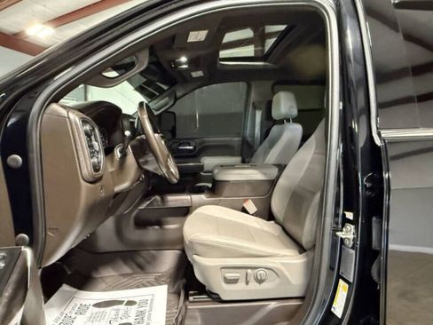 Used 2022 Chevrolet Silverado 2500 LTZ image 2