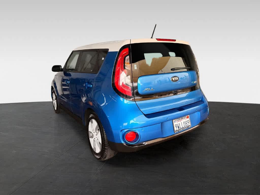 Used 2016 Kia Soul EV + FWD image 4