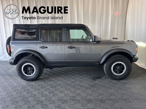 Used 2024 Ford Bronco Badlands w/ Sasquatch Package AWD/4WD image 2