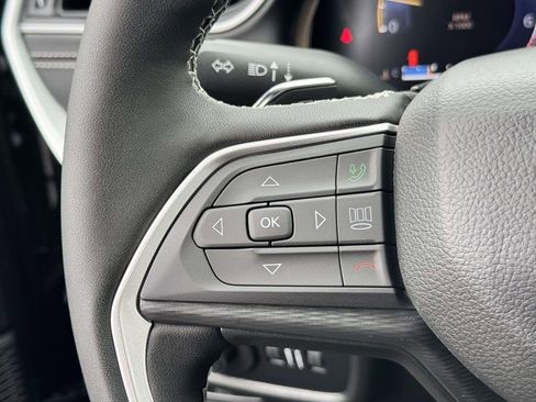 New 2025 Jeep Grand Cherokee L Altitude image 23