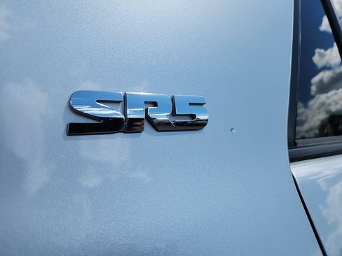 Used 2019 Toyota 4Runner SR5 AWD/4WD image 39