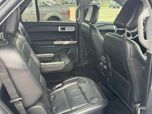 Used 2022 Ford Explorer Limited w/ Equipment Group 301A image 13
